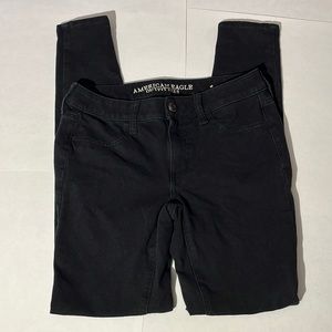American Eagle black skinny jegging sz 4 pants